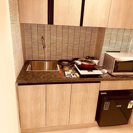 The Lodgers 2 Bhk Serviced Apartment Near Artemis Hospital Sector 57 Gurgaon - Nearest Metro Station Sector 54 Chowk Kültér fotó
