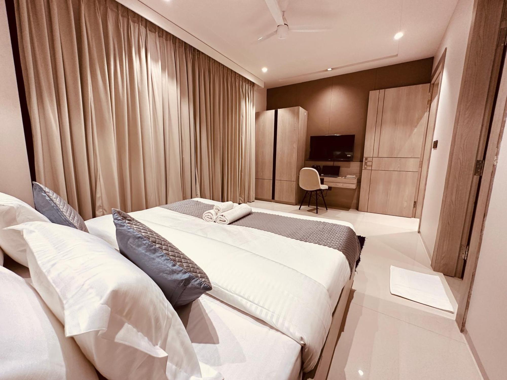 The Lodgers 2 Bhk Serviced Apartment Near Artemis Hospital Sector 57 Gurgaon - Nearest Metro Station Sector 54 Chowk Kültér fotó