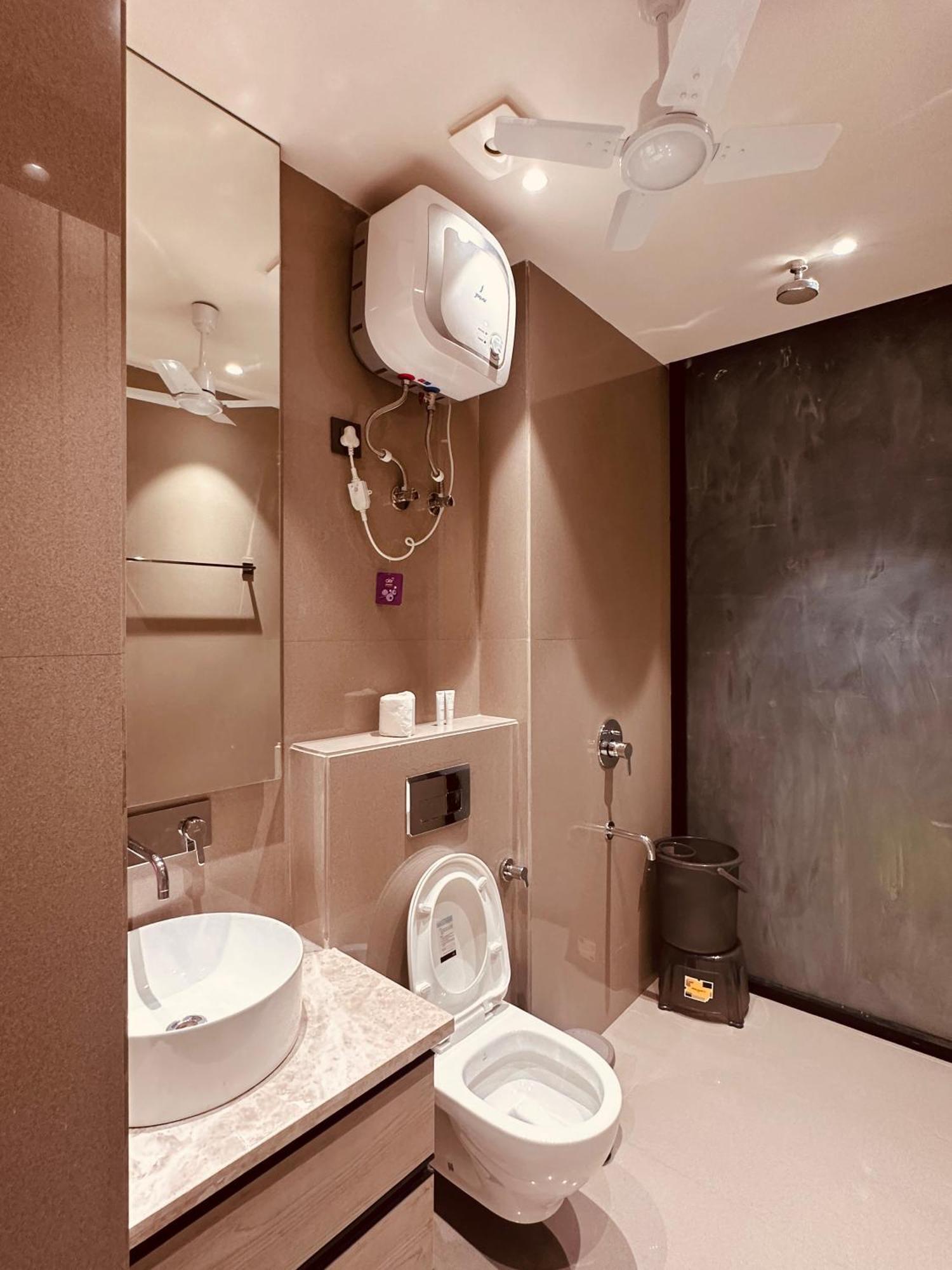 The Lodgers 2 Bhk Serviced Apartment Near Artemis Hospital Sector 57 Gurgaon - Nearest Metro Station Sector 54 Chowk Kültér fotó
